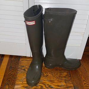 USED Olive Green Hunter Boots